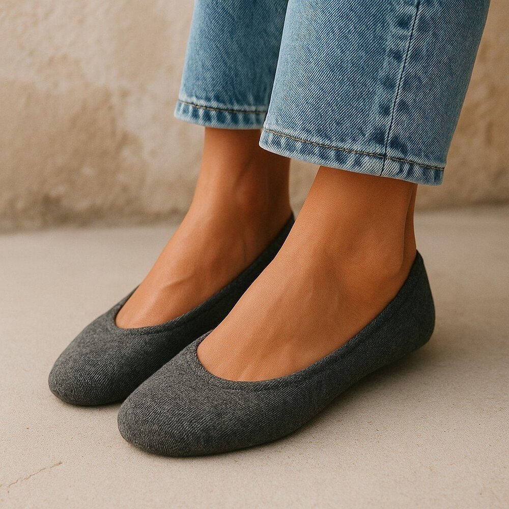 SKIN WORLDWIDE Women's Charcoal Heather Ballet style CASHMERE slippers W/Tr…